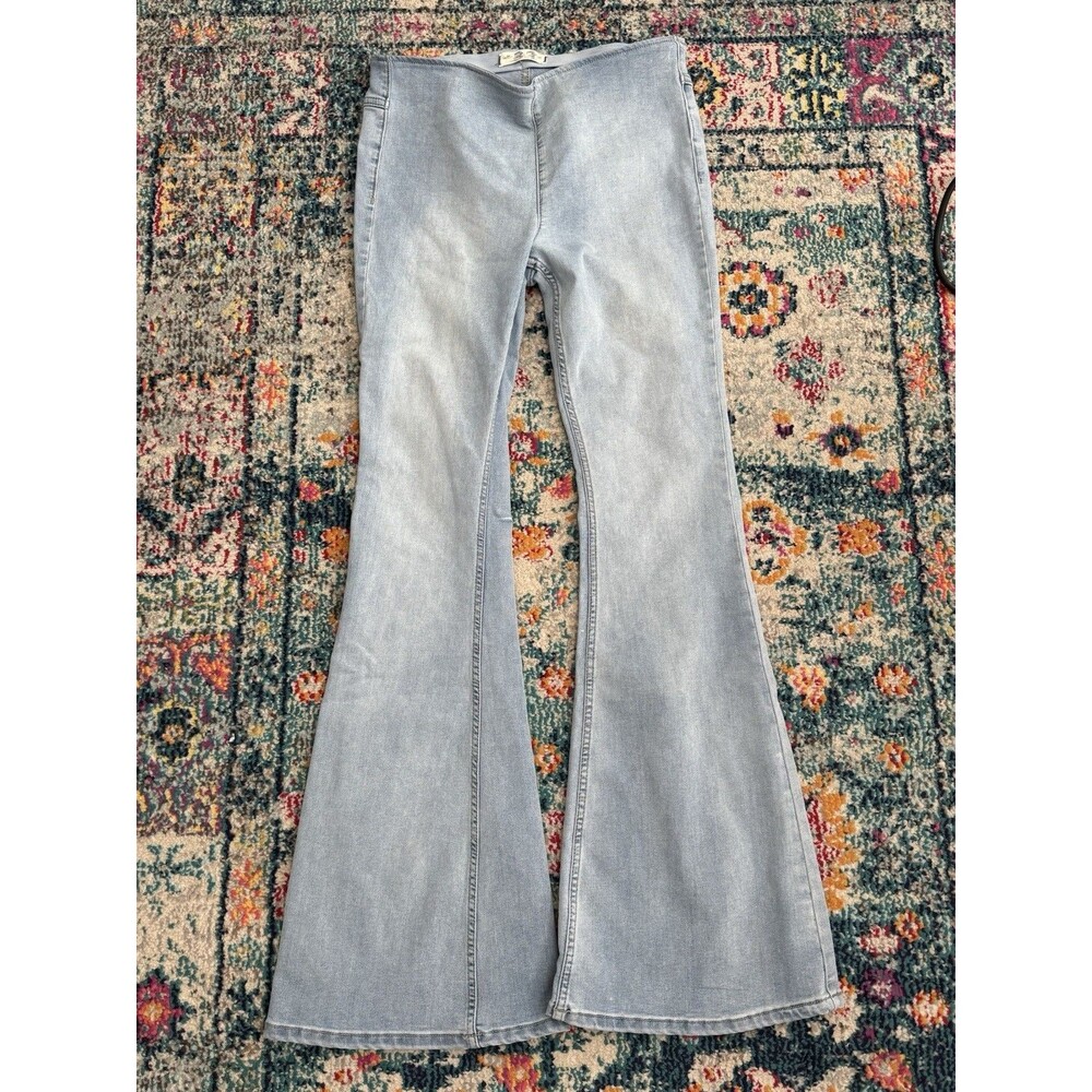 FREE PEOPLE Penny Pull On Flare Jeans Bell Legs Denim booty lifting Sz 31